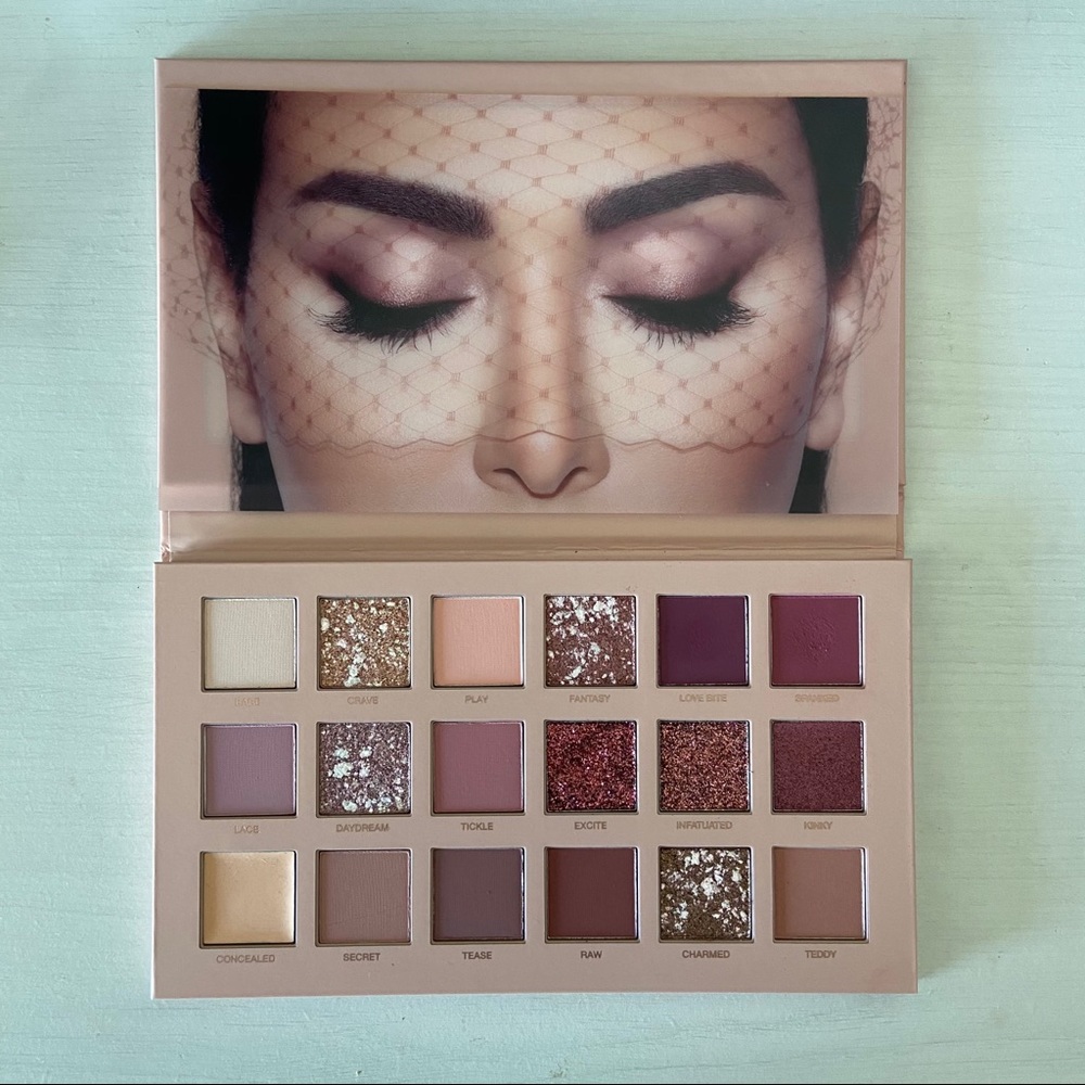 Huda Beauty Nude Eyeshadow Palette